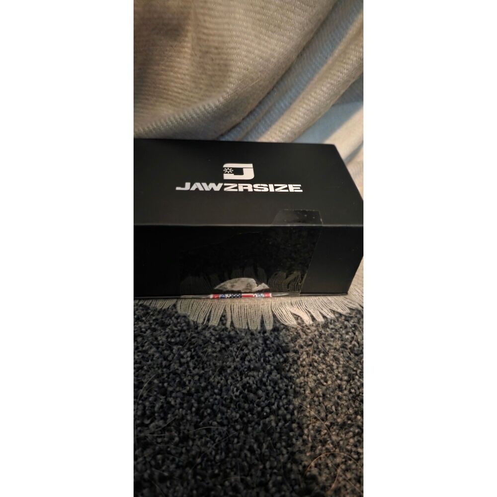 Jawzrsize Facial Exerciser & Jawline Toner – Unused in Box